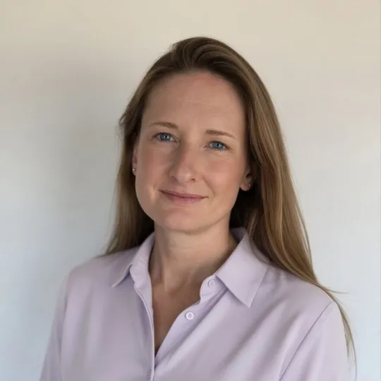 Gena Anderson, Agent in  - Compass
