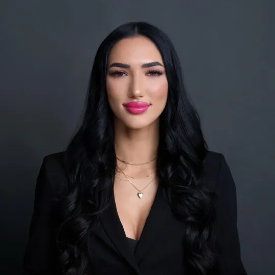 Christa Hatton, Agent in  - Compass