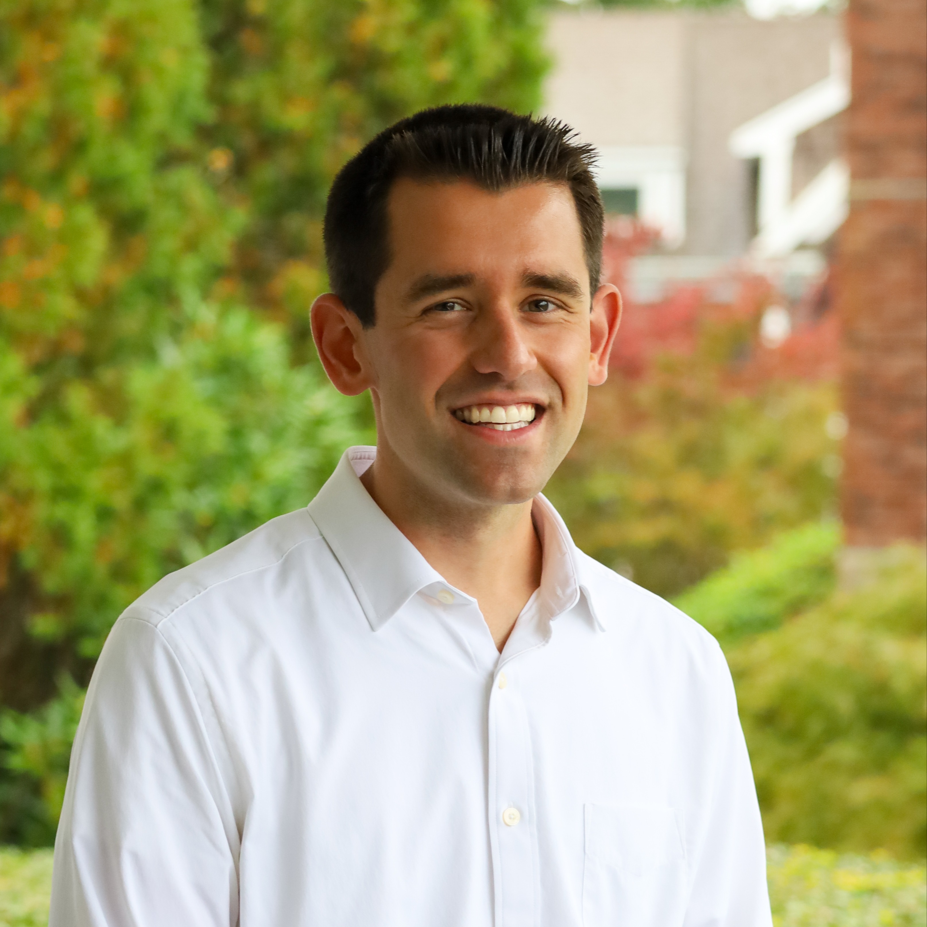 Headshot of Tom Riley