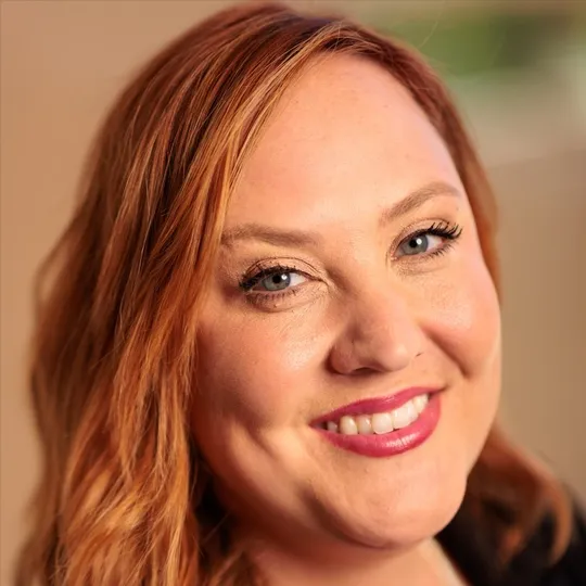 Megan Hoogestraat, Agent in  - Compass