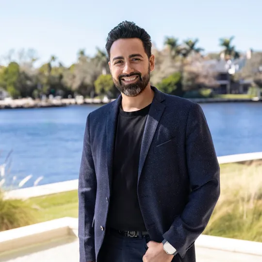 Juan Iarussi, Agent in  - Compass