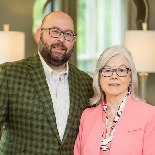 Collins Realty Team, Agent in  - Compass