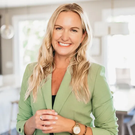 Tricia Jo Leanger, Agent in  - Compass