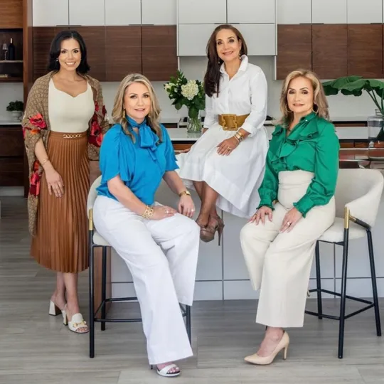 Cosmopolitan Group, Agent in  - Compass