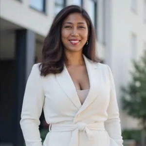 Moya Robinson, Real Estate Agent - Compass