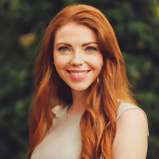 Chrystie Tillery, Agent in  - Compass