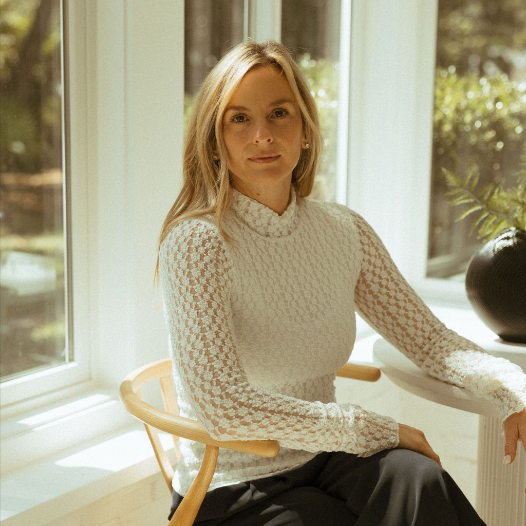 Headshot of Amanda Noble