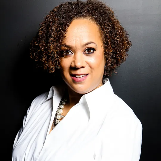 Julie Davidson, Agent in  - Compass