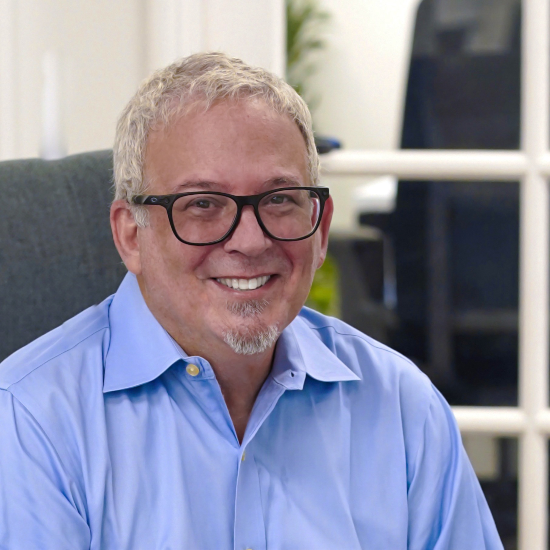 Headshot of Garry Loss