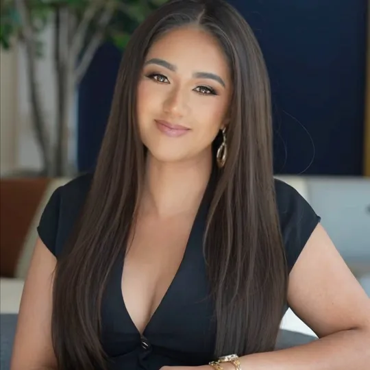 Iris Garcia, Agent in  - Compass