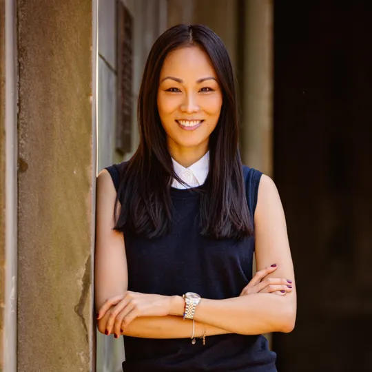 Yoon Hoshue, Agent in  - Compass