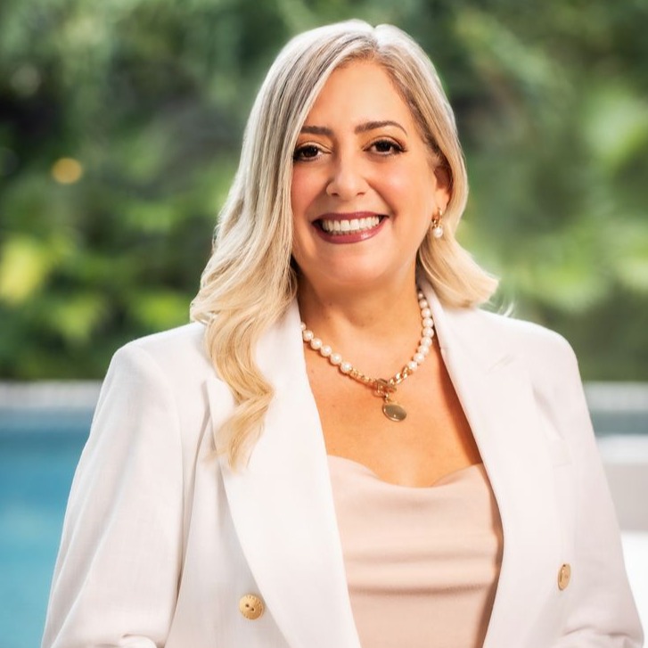 Headshot of Carmen Escudero