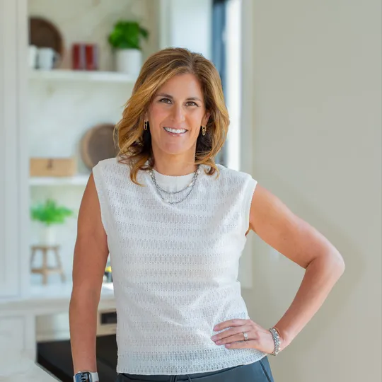 Layne Zagorin, Agent in  - Compass