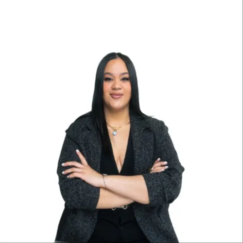 Ciarra Vilorio, Agent in  - Compass