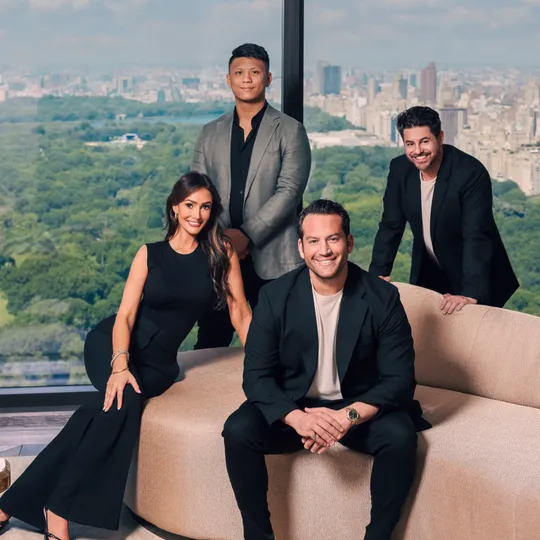 The Zaken Team, Agent in  - Compass