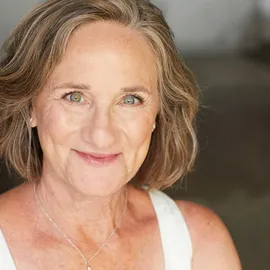 Lori Aronsohn, Agent in  - Compass
