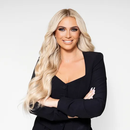 Analiese Cooper, Agent in  - Compass