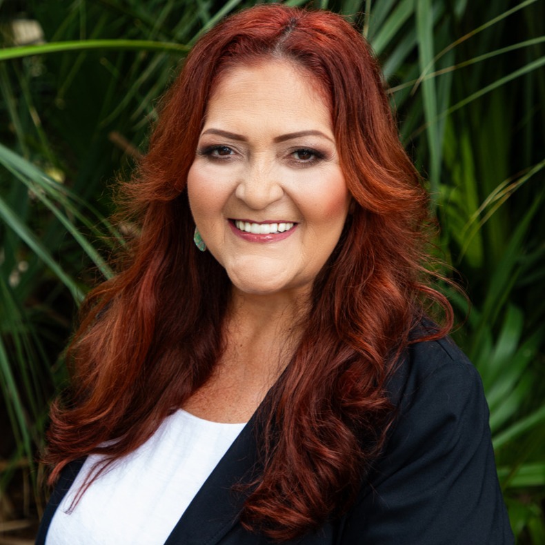 Headshot of Elsa Carrington