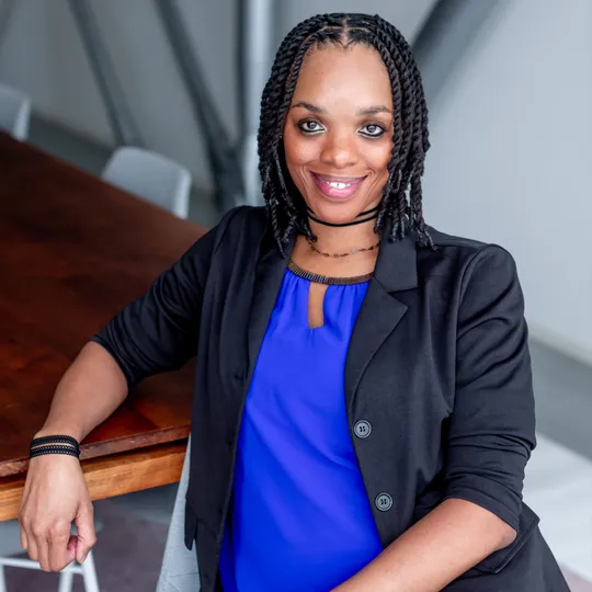 Tara Horn, Agent in  - Compass