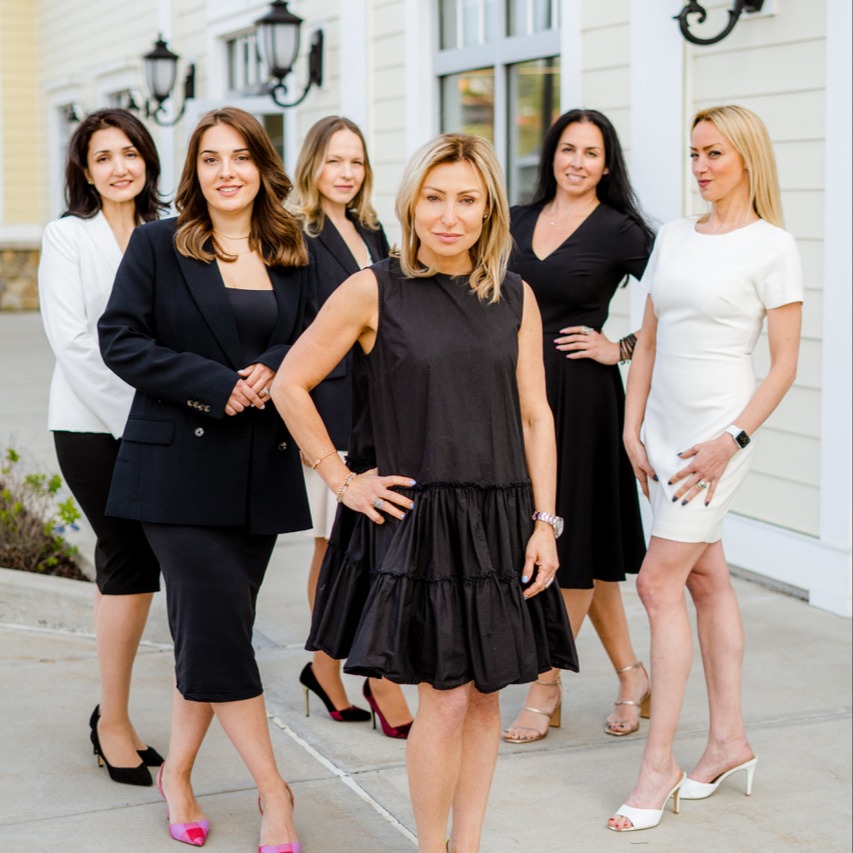 Natalia Wixom Team at Compass, Agent in  - Compass