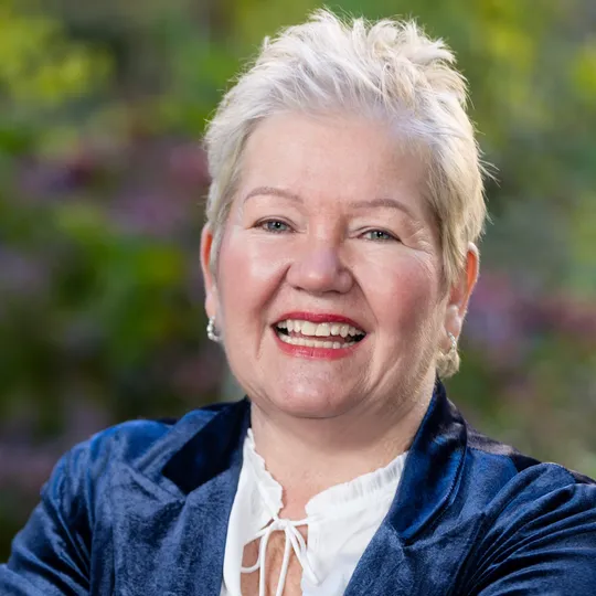 Sharon Morse, Agent in  - Compass