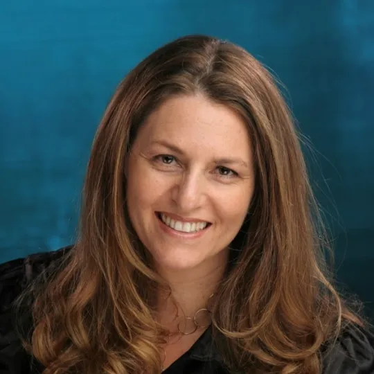 Iris Kalach, Agent in  - Compass