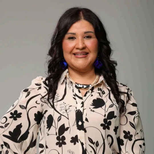 Cynthia Favela, Agent in  - Compass