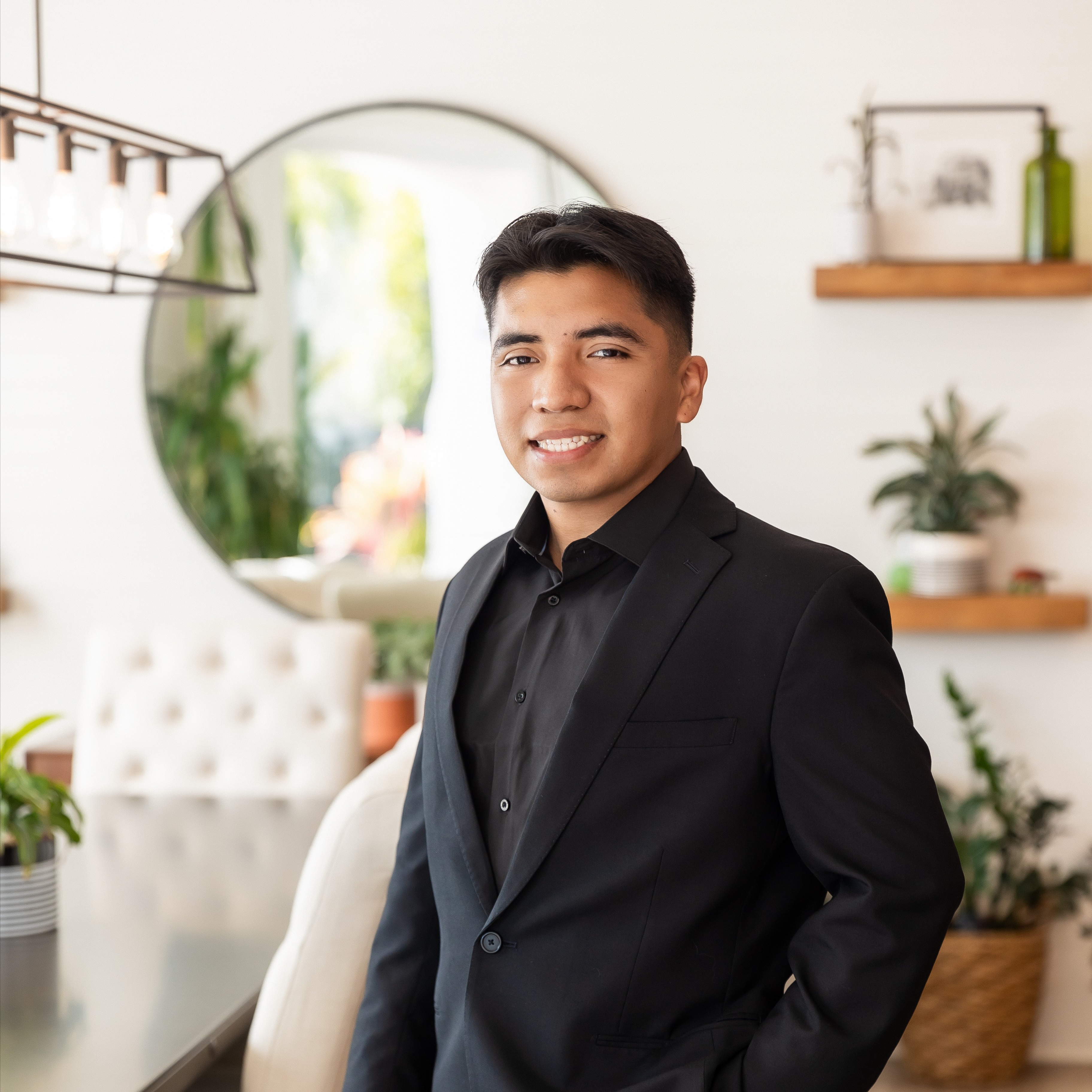 Headshot of Daniel Vargas