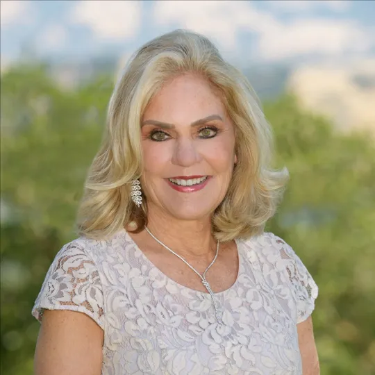 Celeste Pacelli, Agent in  - Compass