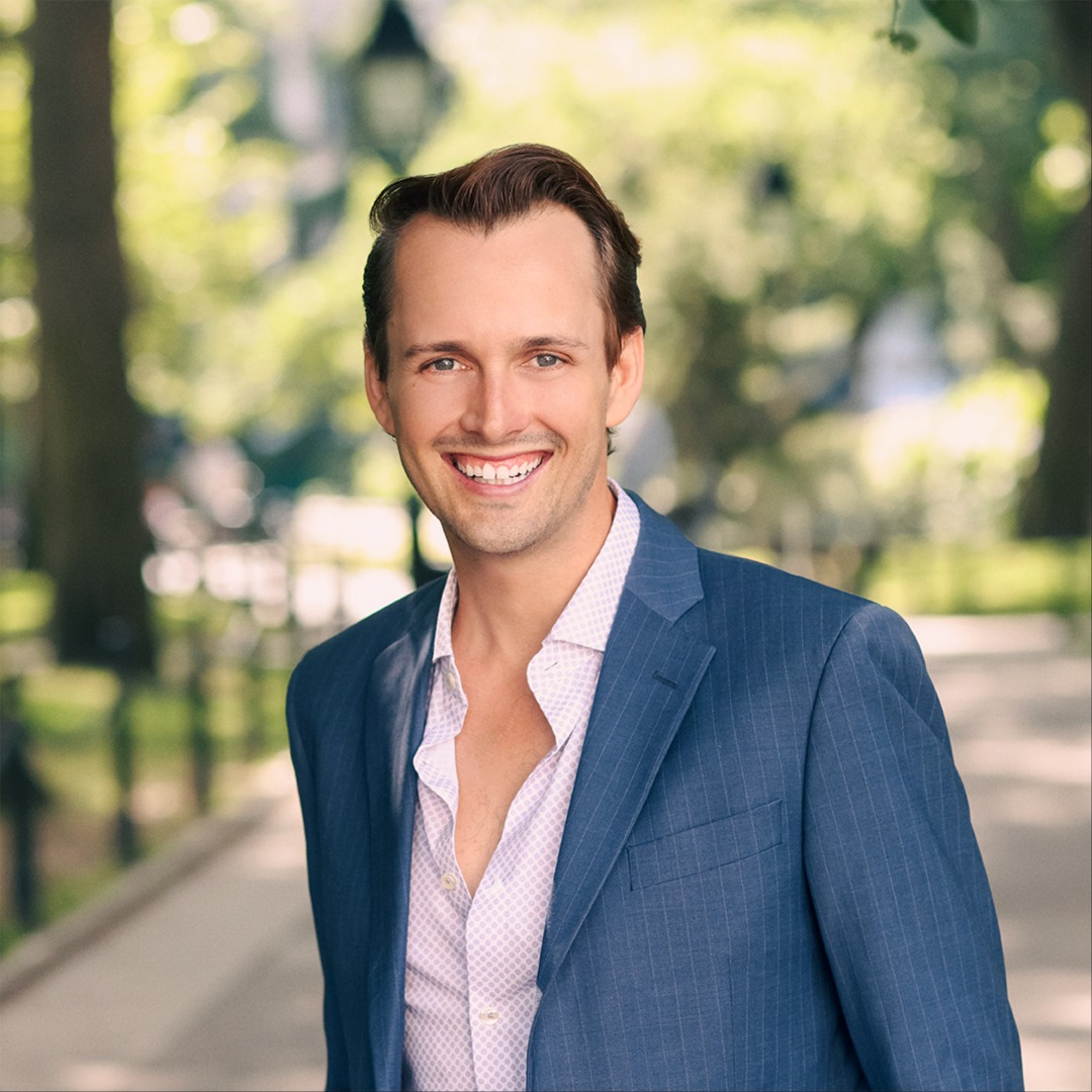 Headshot of Kevin Scarlett