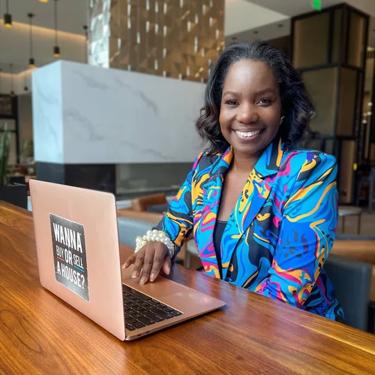 Alishia Potter, Agent in  - Compass