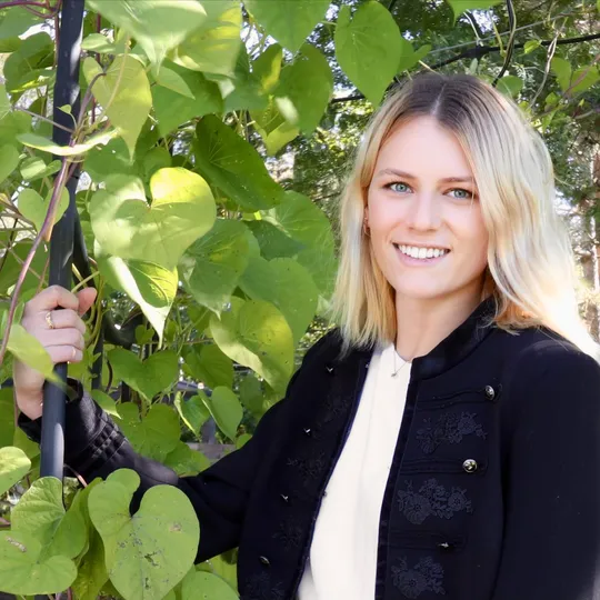 Kirsten Voel-pel, Agent in  - Compass