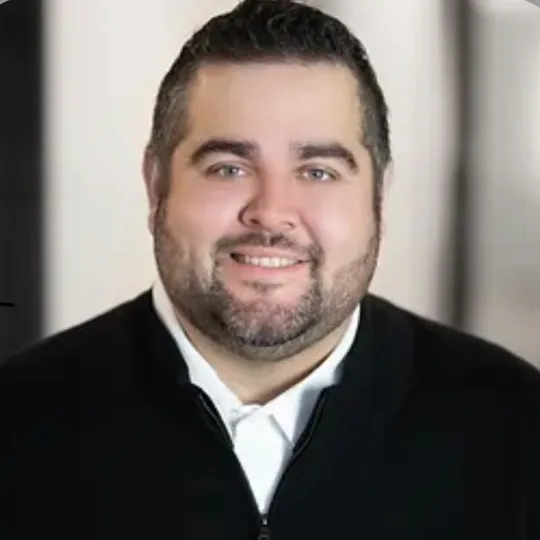 Richie Holmes, Agent in  - Compass