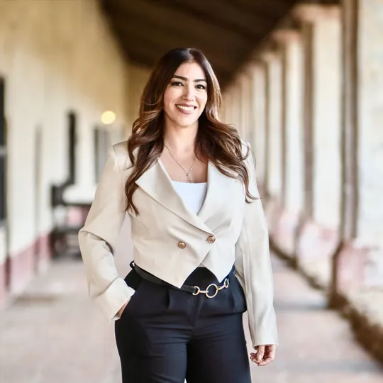 Zuzu Aceves, Agent in  - Compass