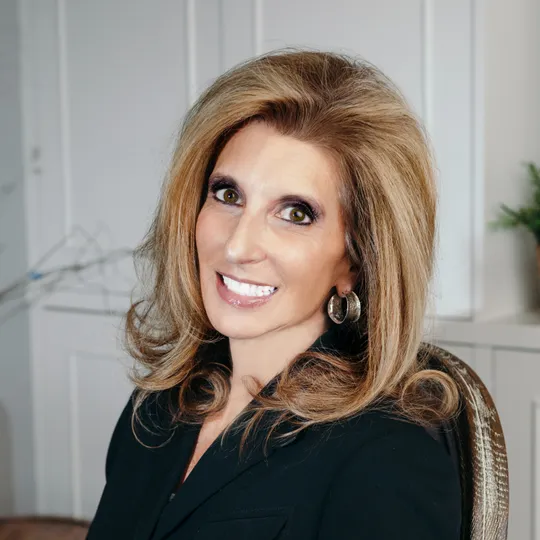 Barb Davis, Agent in  - Compass