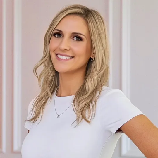 Nicole Bruni, Agent in  - Compass