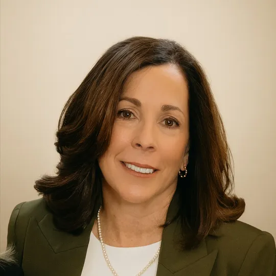 Lynn Donahue, Agent in  - Compass