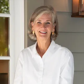 Nancy Adelman, Agent in  - Compass