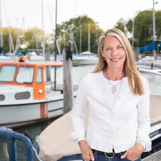 Kelly Lundin, Agent in  - Compass