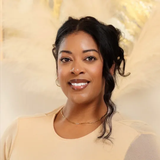 Demi Johnson, Agent in  - Compass
