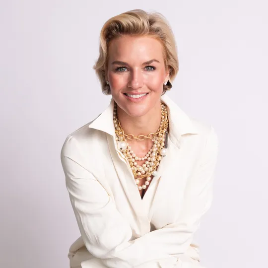 Katie Morrell, Agent in  - Compass