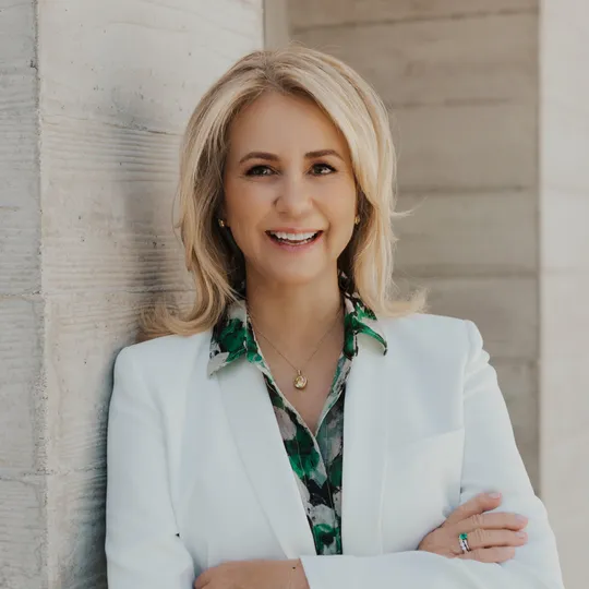 Vivian Browne, Agent in  - Compass