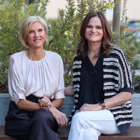 Team Lotte Moore & Sarah Kowalczyk, Agent in  - Compass