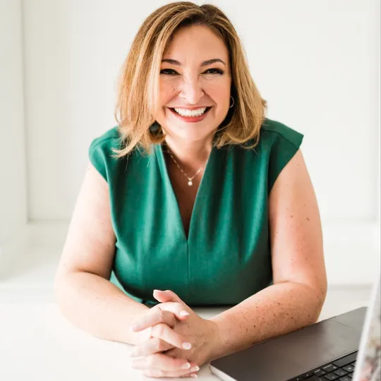 Inna Shapiro, Agent in  - Compass