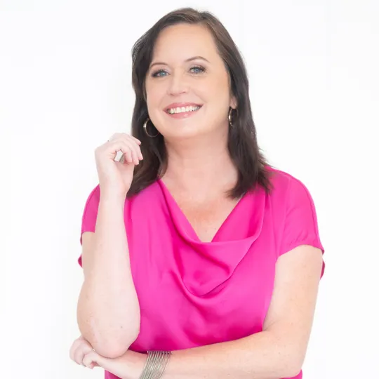 Erin Fernandez, Agent in  - Compass