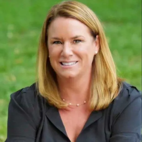 Sally Guglielmo, Agent in  - Compass