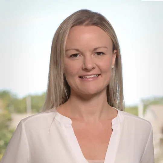 Carli Taylor, Agent in  - Compass