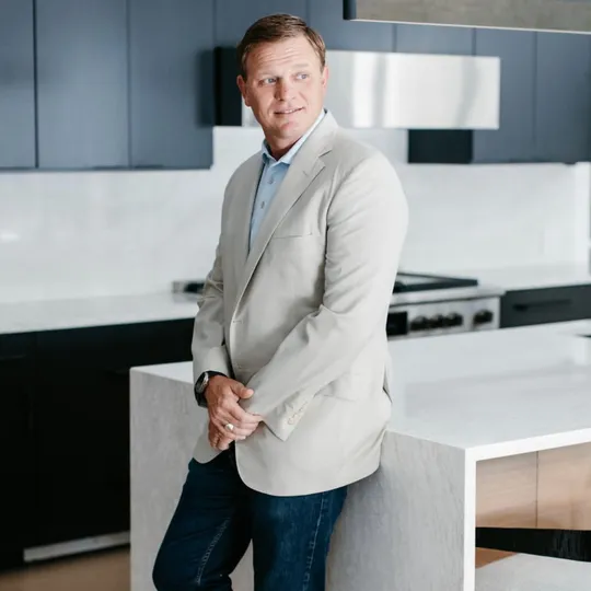 Mike Solomon, Agent in  - Compass