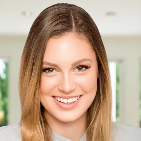 Kassie West, Agent in  - Compass