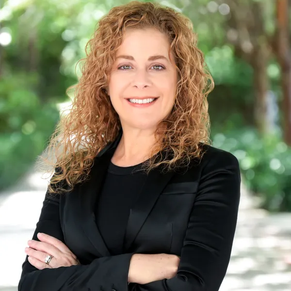 liz piedra -broker - horizon palm realty Images High... Liz Perdigon, Real Estate Agent - Compass